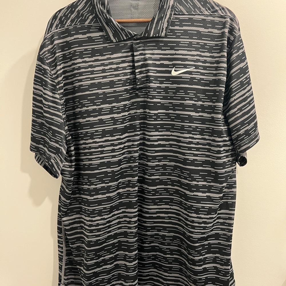 Nike Men's TIGER WOODS COLLECTION Polo Shirt. RARE!